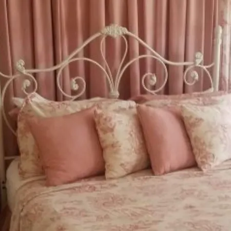 Camelot Restaurant & Inn (Adults Only)-3