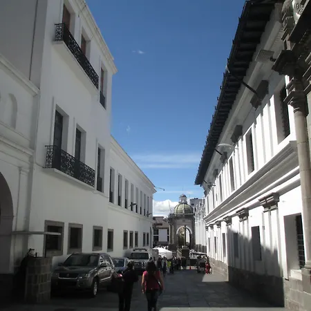Hotel + Arte-3