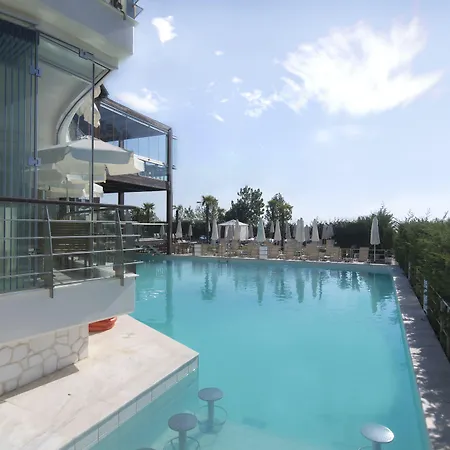Cosmopolitan Hotel By Ghh-2