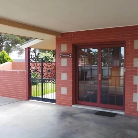 Gateway Motor Inn-3