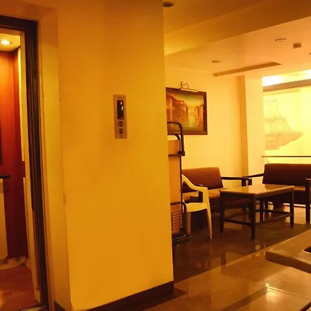 Hotel Fairway-3