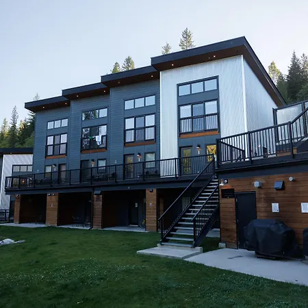 Basecamp Resorts Revelstoke-2