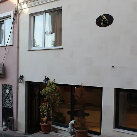 The Reina Hotel-2