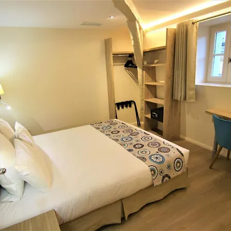 Hôtel Montaigne-3