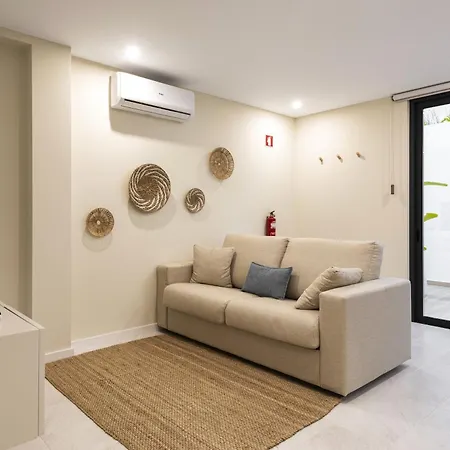 Villa 41 - Private Studios Faro Airport, Beach&City Center-3