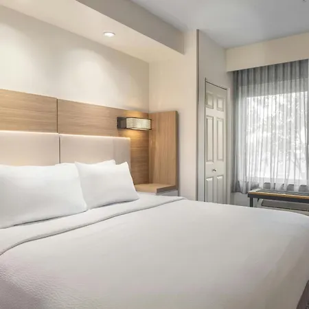 Springhill Suites Fresno-2