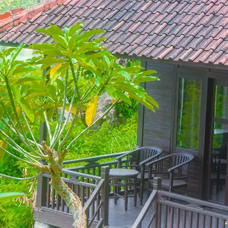 Sunrise Hut's Lembongan-2