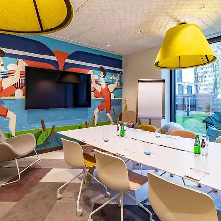 Ibis Styles Warszawa Centrum-2