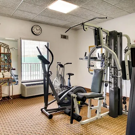 Quality Inn & Suites Clinton - Jackson West-2