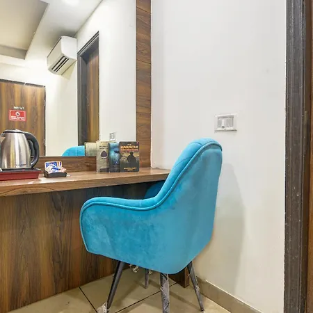 Hotel Le Grand - Walk-In From Rk Ashram Metro Station-2