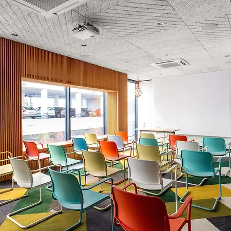 Ibis Styles Warszawa Centrum-3