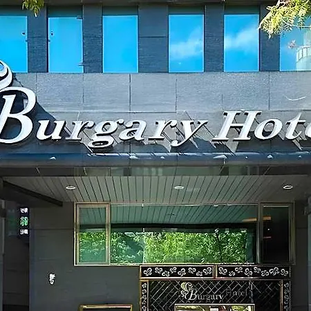 Burgary Hotel-2