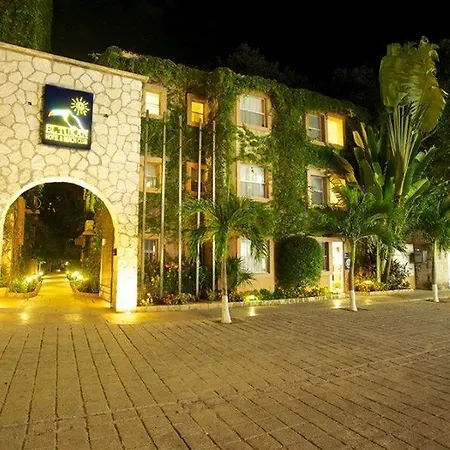 Moongate Hotel-3