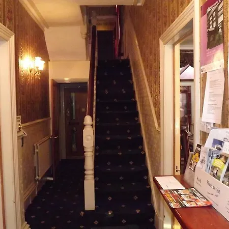 Hillcrest Guest House-3