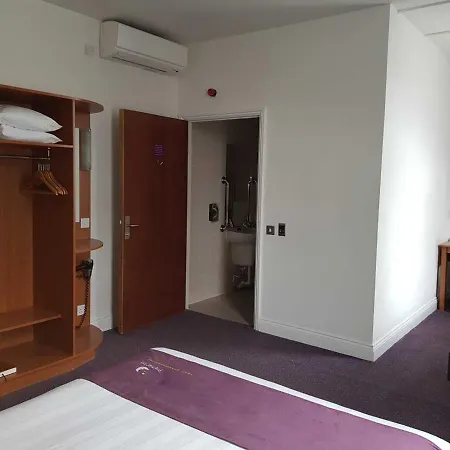 Premier Inn London Hammersmith-3