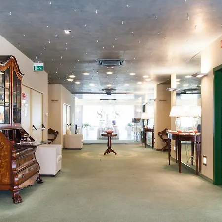 Hotel Senator-2