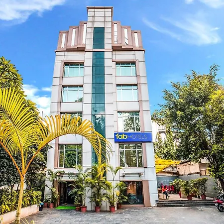 Rapid Lakme Executive Hotel-3