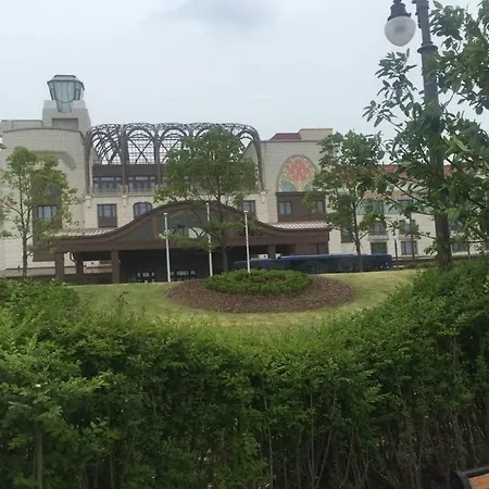 Disneyland Hotel-3