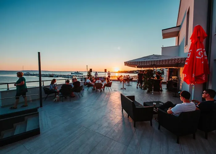 The Loza - Seaside Festival Hotel