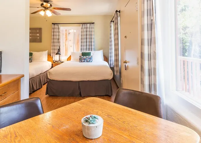 Buckeye Tree Lodge