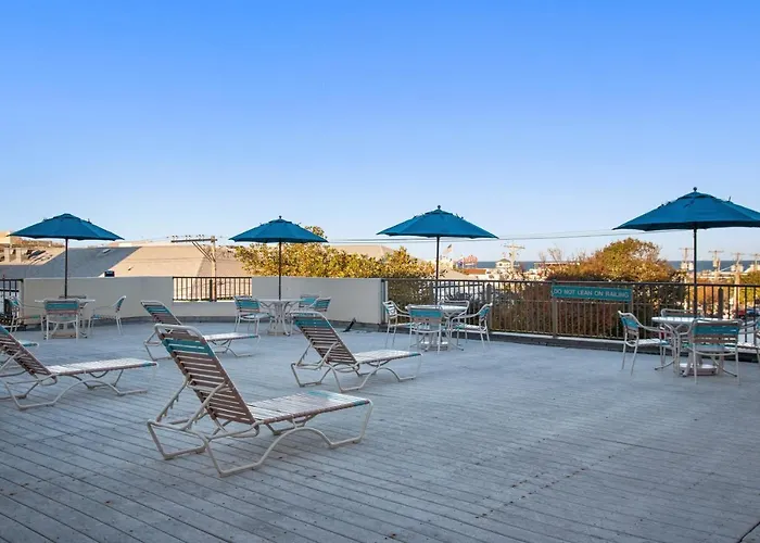 Brighton Suites Hotel