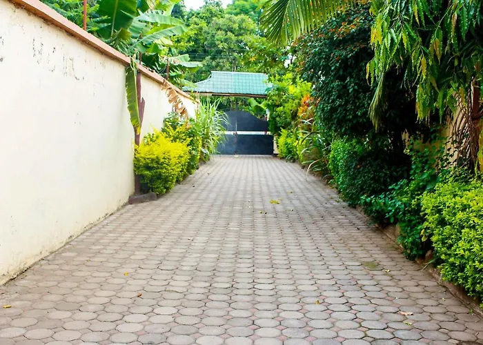 Bright Star Hotel & Safaris