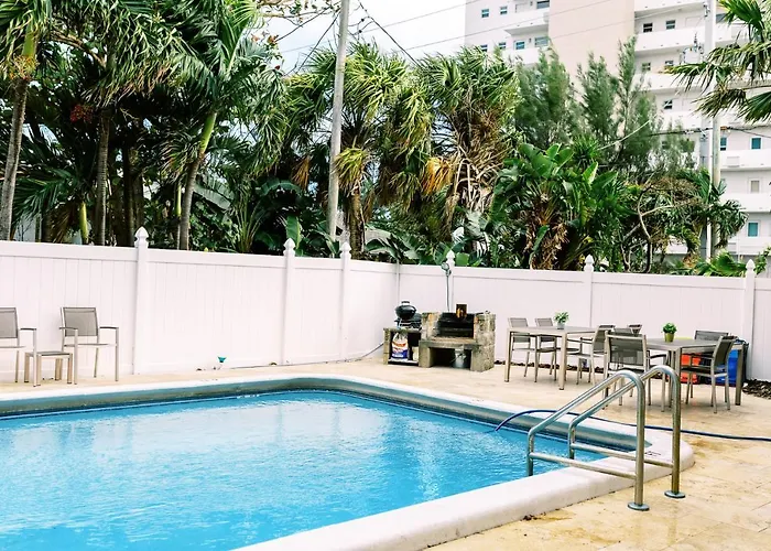 Beachside Gardens Apartments By Lowkl