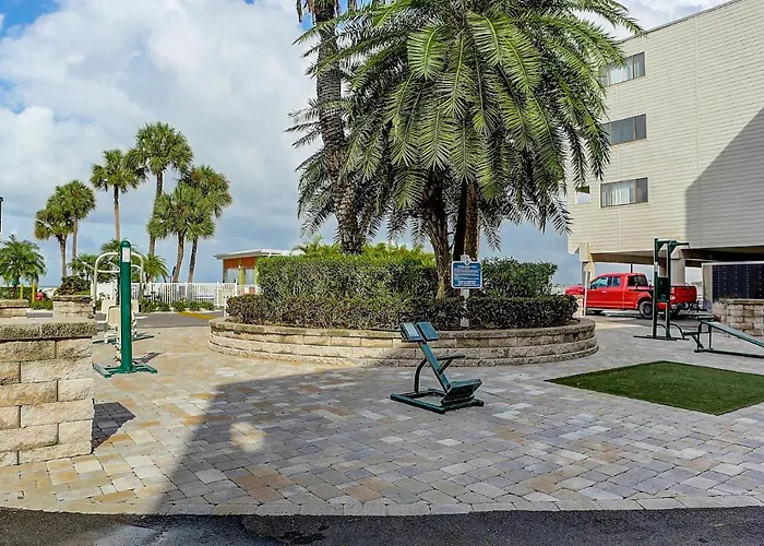 412-Amazing Views, Waterfront, Wifi, Pool, Close To Bucs Stadium