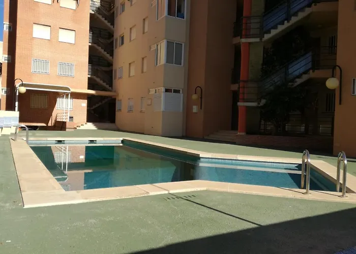 Relax y comodo APARTAMENTO CON GRAN TERRAZA, PISCINA Y CON VISTAS AL MAR, A SOLO 50 m DE LA PLAYA