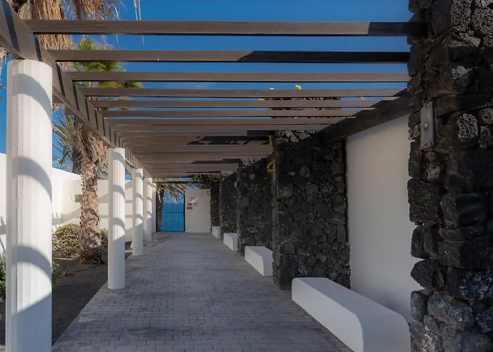 Comfortable Houses Playa Roca Beachfront Access