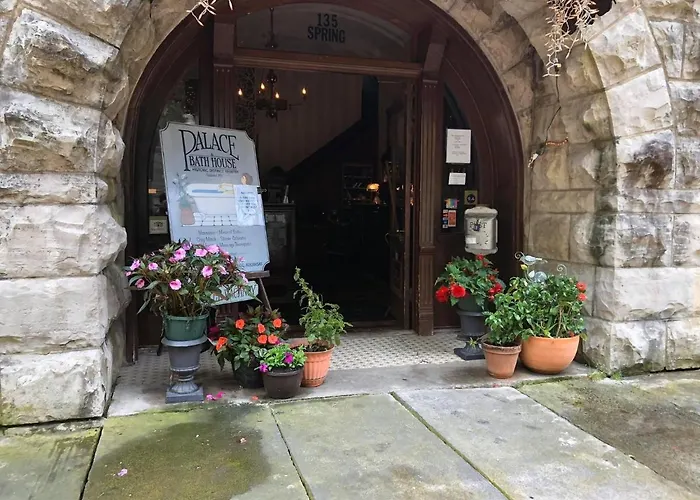 The Palace Hotel And Bath House Spa Eureka Springs