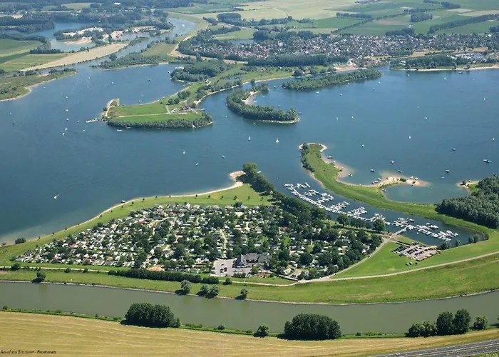 Recreatiepark Jachthaven De Veerstal Lathum - Luxe Chalet