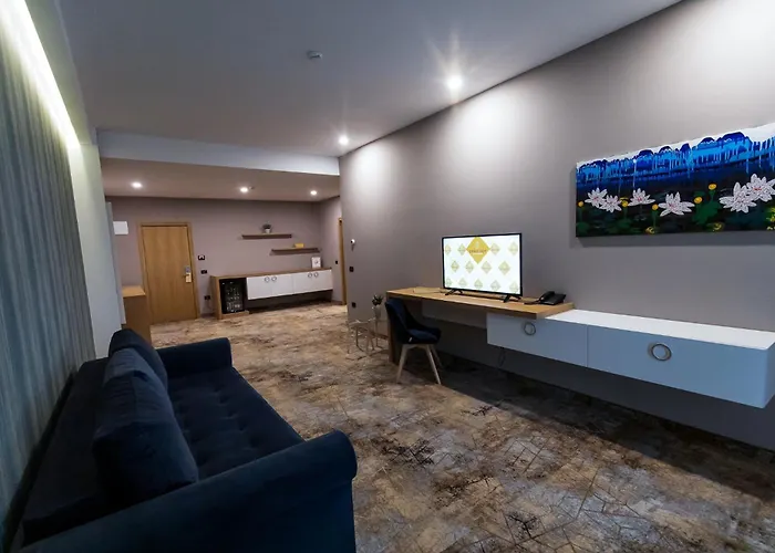 Grand View Hotel & Suites Copou