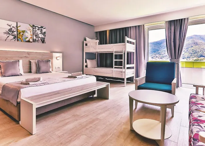 Carine Hotel Park Bijela