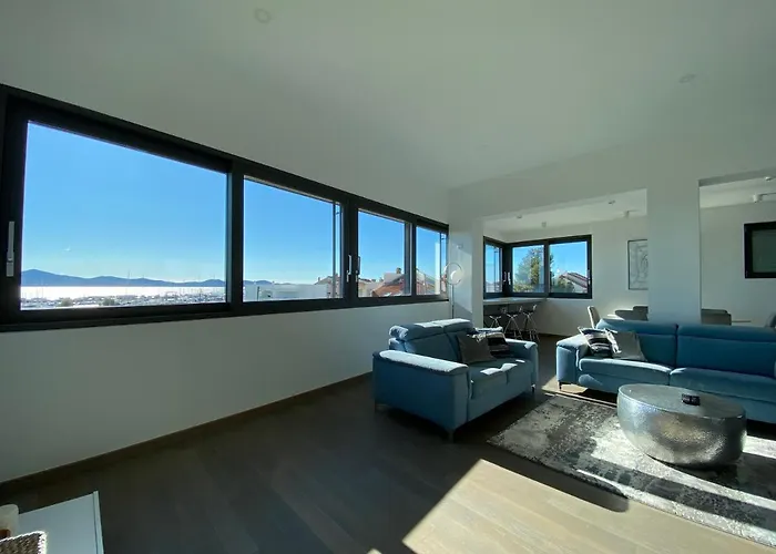 The View Luxury Residence With Pool