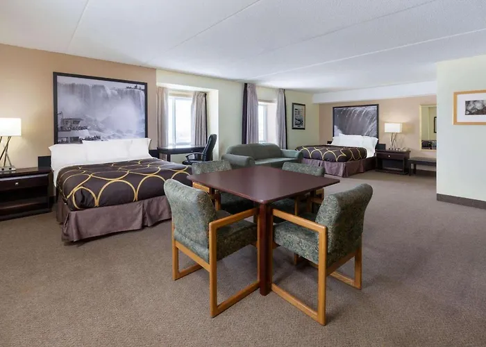 Super 8 By Wyndham Niagara Falls By The Falls