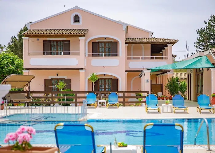 Nikos Pool House & Apartments