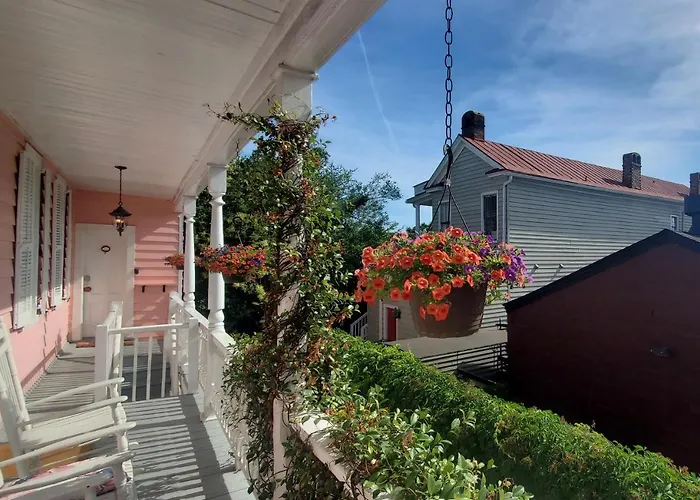 Bijou Boutique Inn