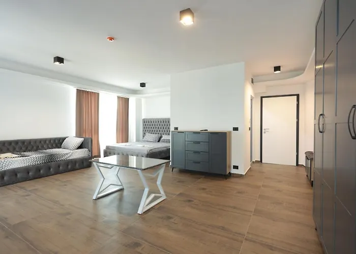 Hotel Ema