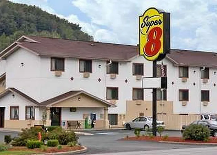 Super 8 Butler