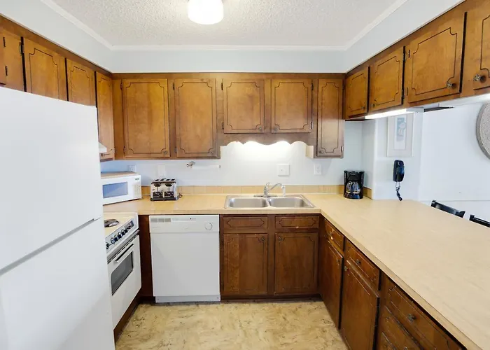 2Br, 2Bath Condo Oceanfront Getaway With Pool
