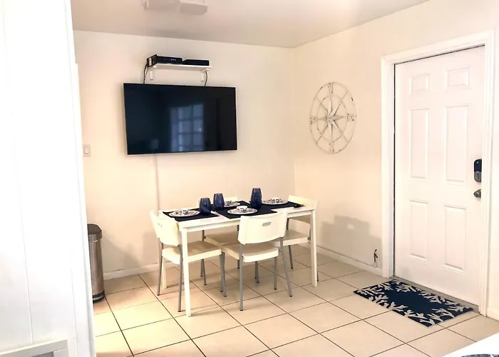 Gorgeous Beachy Chic Condo In Key Biscayne