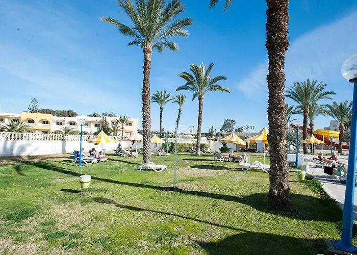 Riviera Hotel - Family Only