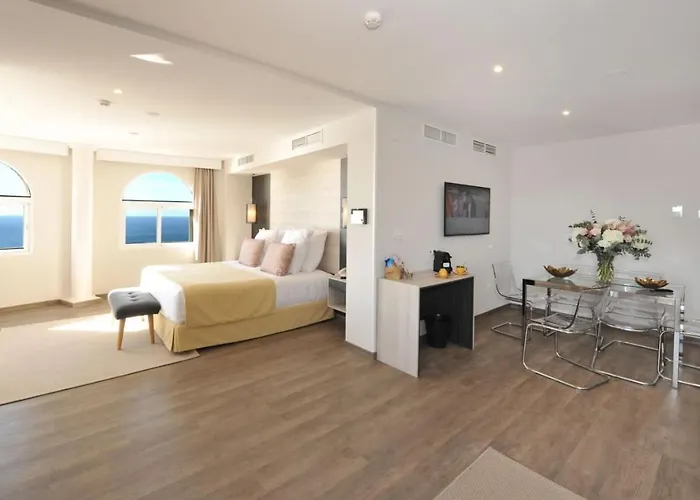 Hotel Salobreña Suites