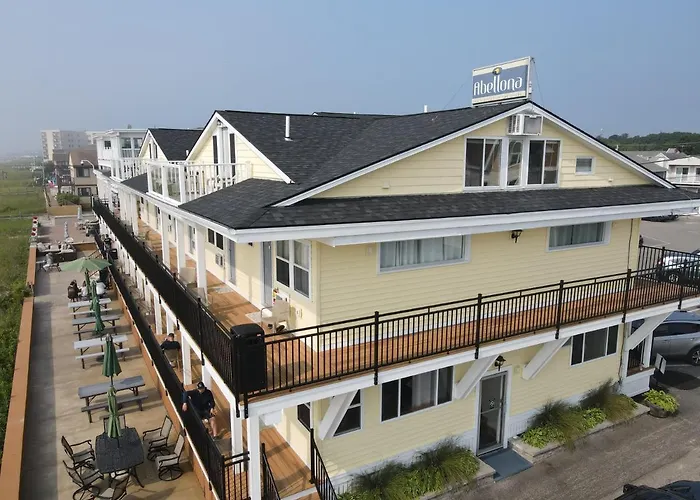 Abellona Inn & Suites