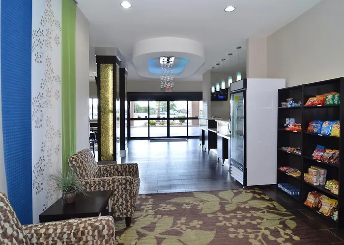 Quality Inn & Suites Kenedy - Karnes City