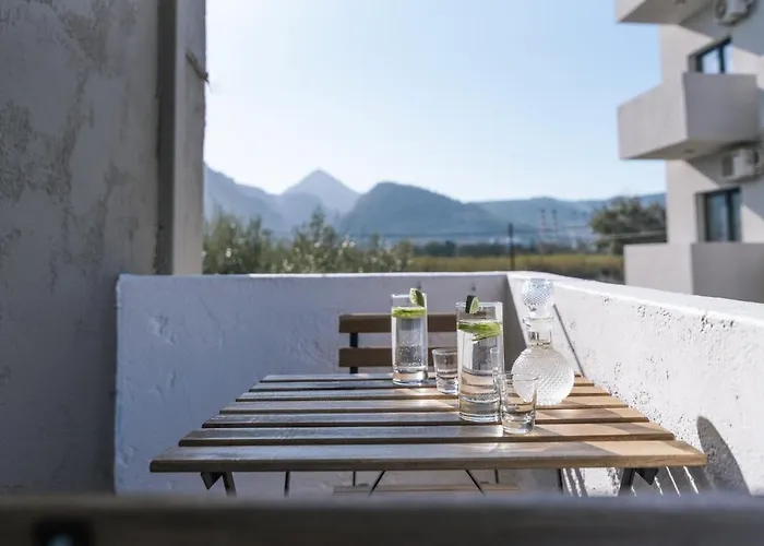 Ermis Luxury Suites & Apartments