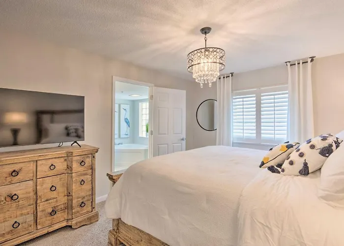Beachfront Fort Walton Beach Condo W/ Pool Access!
