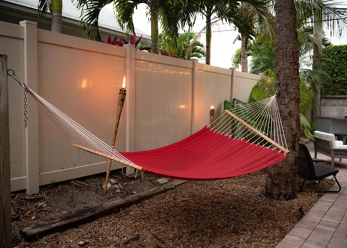 Lux 3 Bedroom Townhouse 1 Block From The Beach