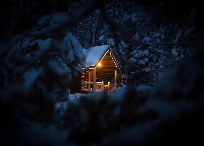 Storm Mountain Lodge & Cabins
